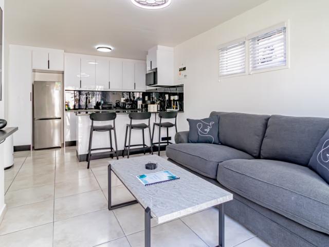 1 Bedroom Apartment Rented in Melkbosstrand Central