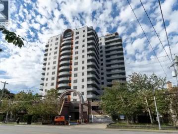 Greater Vancouver - Garden, Balcony, Fireplace