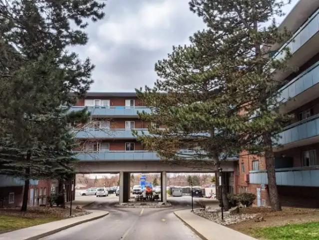 1 Bedroom Apartment Richmond Hill ON 102578618