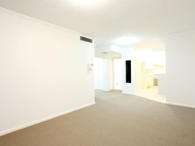 1 Bedroom Apartment St Leonards, 104897234