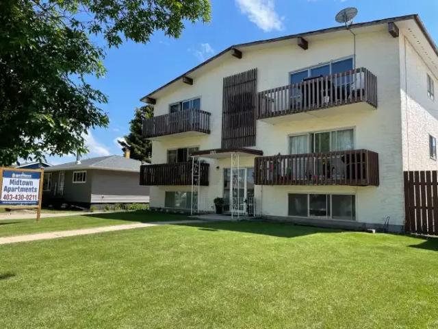 1 Bedroom Apartment Stettler AB LS104985294