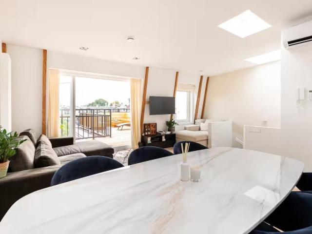 1 bedroom Apartment Surface Area: 60m2 Furnished Available from: 2026 12 15
