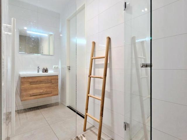 1 bedroom Apartment Surface Area: 60m2 Furnished Available from: 2026 11 01