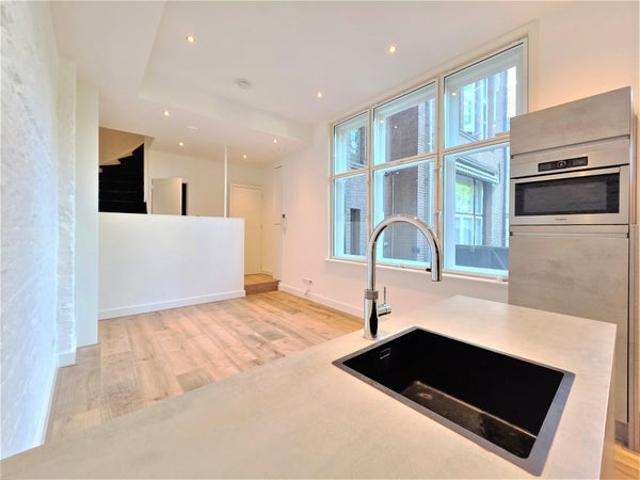 1 bedroom Apartment Surface Area: 80m2 Unfurnished