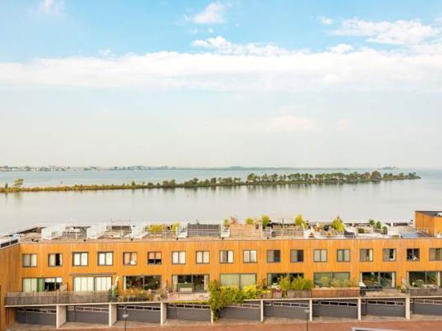 1 bedroom Apartment Surface Area: 93m2 Furnished Available from: 2026 09 25