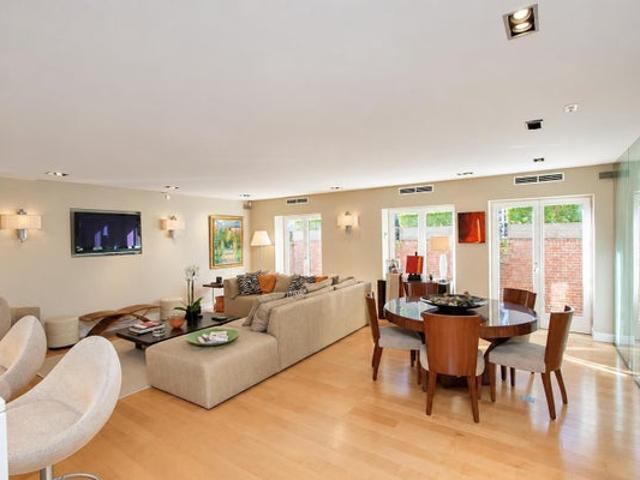 1 bedroom Apartment Surface Area: 90m2 Furnished