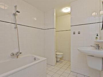 1 bedroom Apartment Surface Area: 90m2 Furnished