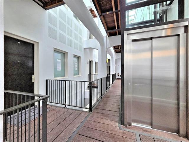 1 bedroom Apartment Surface Area: 102m2 Unfurnished