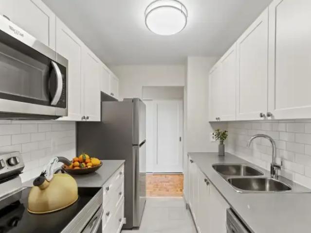 1 Bedroom Apartment Sarnia ON LS104956492
