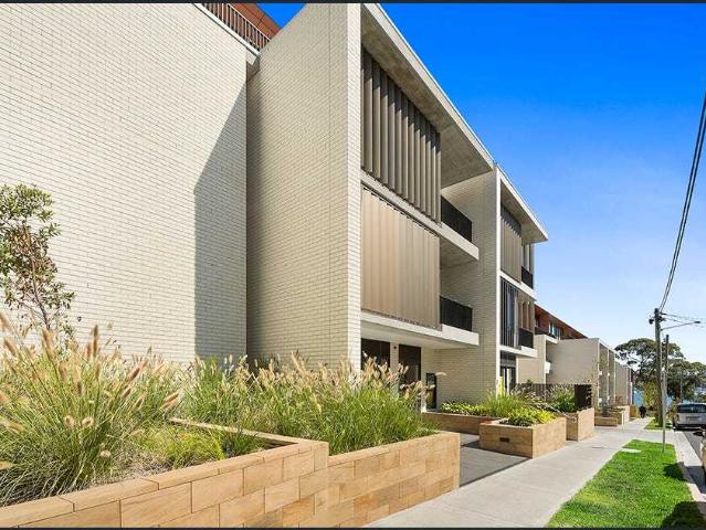 1 bedroom apartment situated only a short walk to Rozelle and Balmain HUB, shops, and cafes