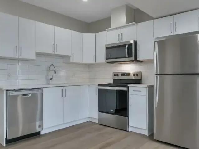 1 Bedroom Apartment Spruce Grove AB 105110773