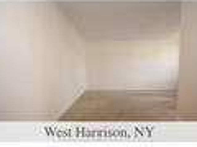 1 bedroom Apartment The sought after garden style Co op of the Park Knoll