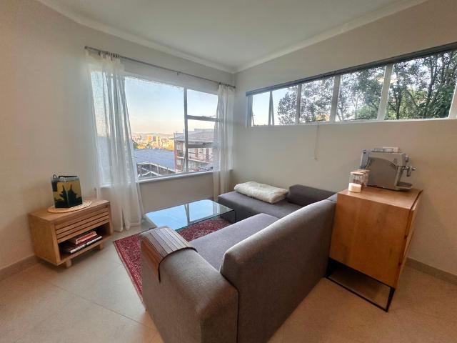1 Bedroom Apartment To Let in Tamboerskloof