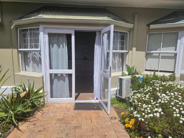 1 Bedroom Apartment To Let in Van Riebeeckshof