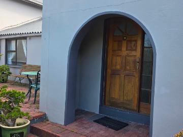 1 Bedroom Apartment To Let in Valley Area
