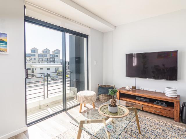 1 Bedroom Apartment To Let in Waves Edge