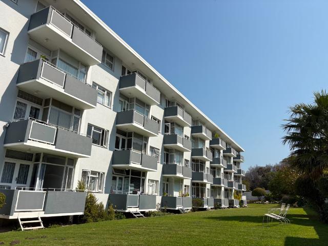 1 Bedroom Apartment To Let in Wynberg Upper