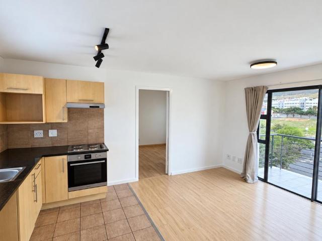 1 Bedroom Apartment To Let in Zonnebloem