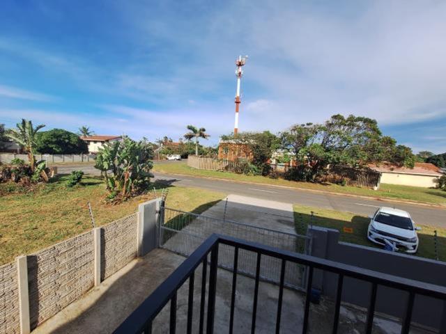 1 Bedroom Apartment To Let in Athlone Park