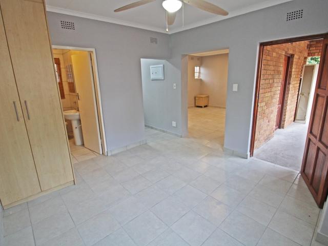 1 Bedroom Apartment To Let in Bryanston
