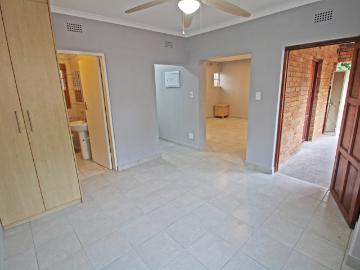 1 Bedroom Apartment To Let in Bryanston