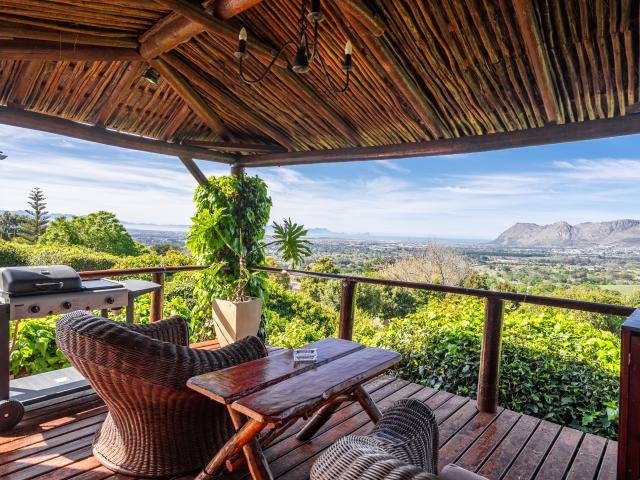 1 Bedroom Apartment To Let in Constantia