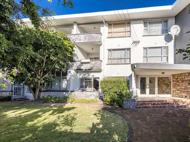 1 Bedroom Apartment To Let in Claremont Upper