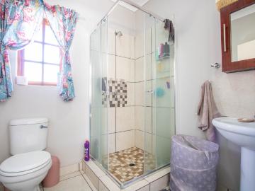 1 Bedroom Apartment To Let in Die Bult