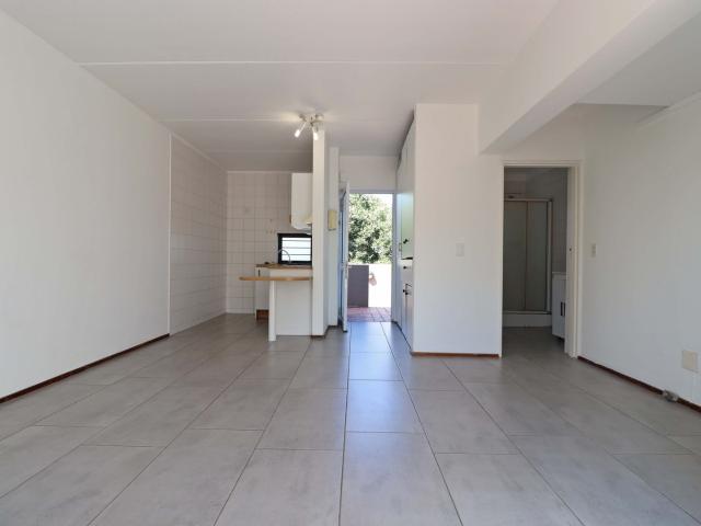 1 Bedroom Apartment To Let in Edenburg