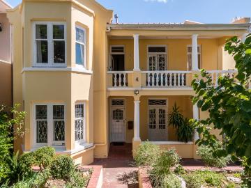 1 Bedroom Apartment To Let in Green Point