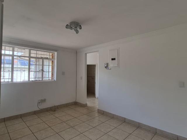 1 Bedroom Apartment To Let in Highlands North