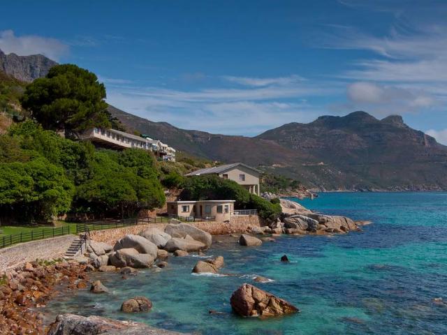 1 Bedroom Apartment To Let in Hout Bay Beachfront
