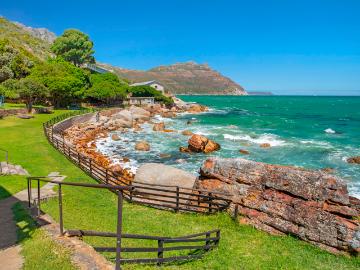 1 Bedroom Apartment To Let in Hout Bay Central