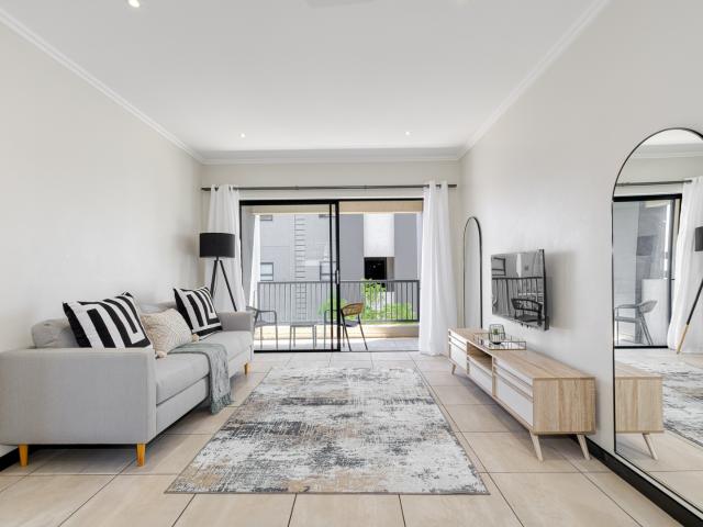 1 Bedroom Apartment To Let in Lonehill