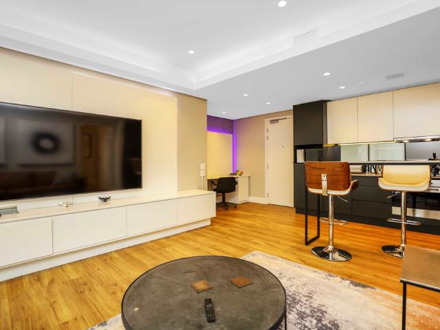 1 Bedroom Apartment To Let in Melrose Arch