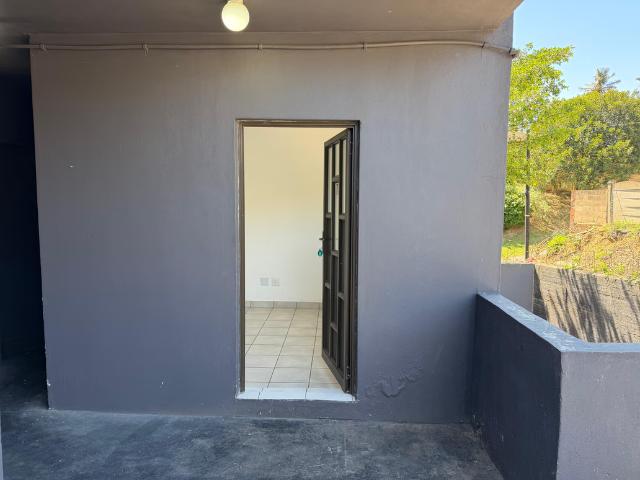 1 Bedroom Apartment To Let in Montclair