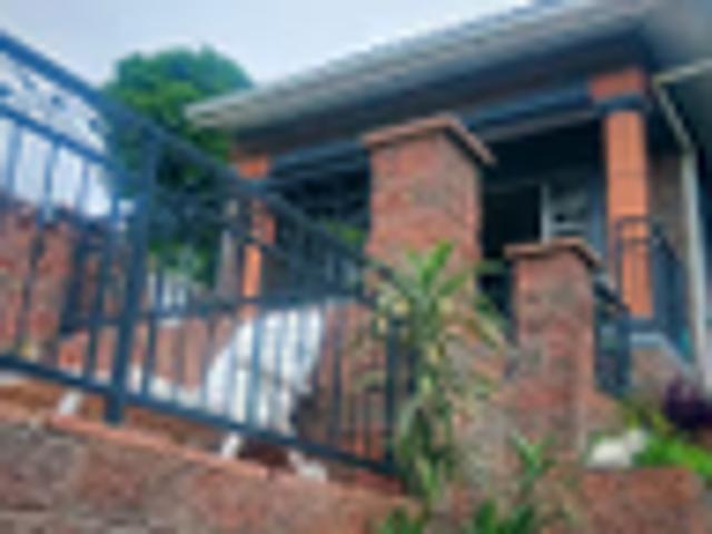 1 Bedroom Apartment To Let in Montford