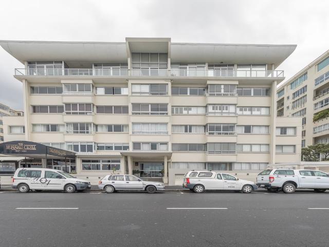 1 Bedroom Apartment To Let in Mouille Point