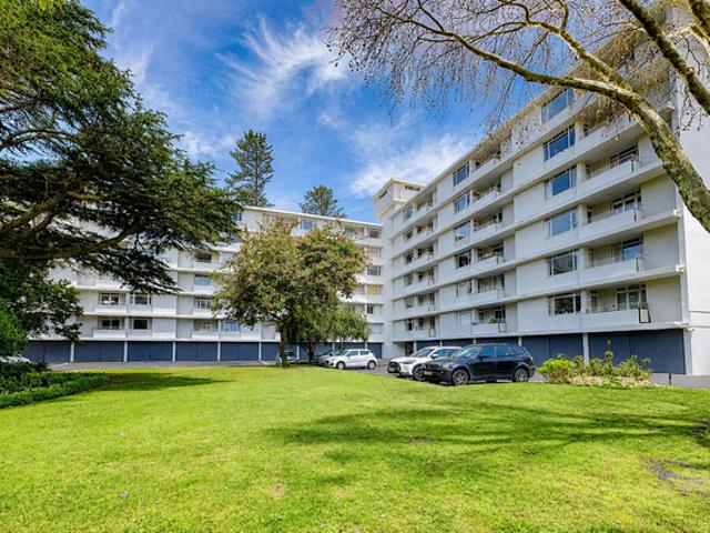1 Bedroom Apartment To Let in Newlands