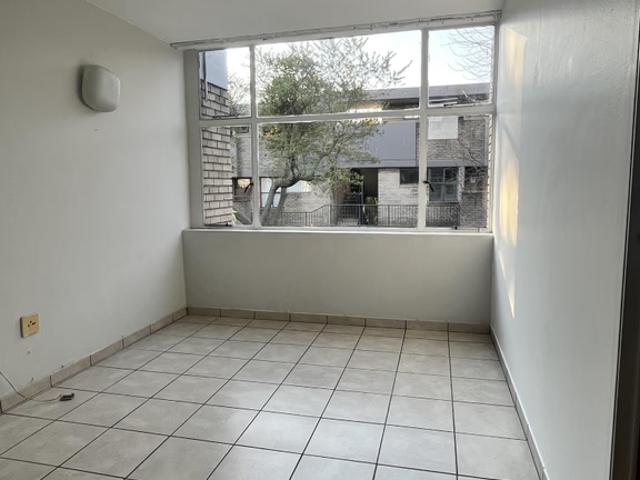 1 Bedroom Apartment To Let in Norwood