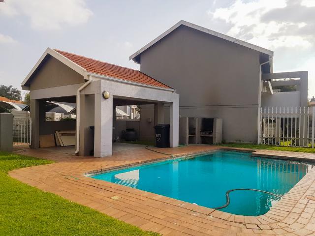 1 Bedroom Apartment To Let in Ormonde | RYX