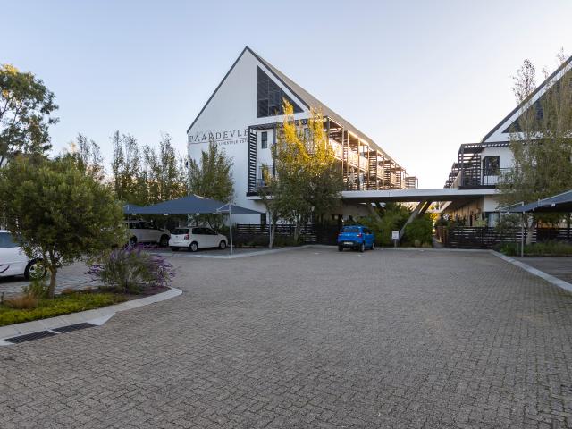 1 Bedroom Apartment To Let in Paardevlei
