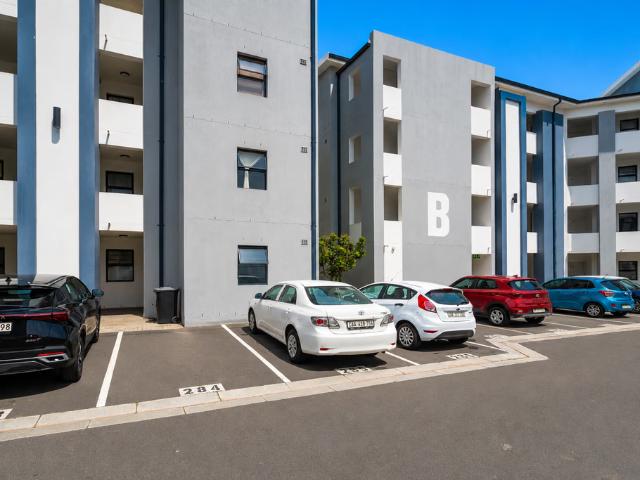 1 Bedroom Apartment To Let in Parklands