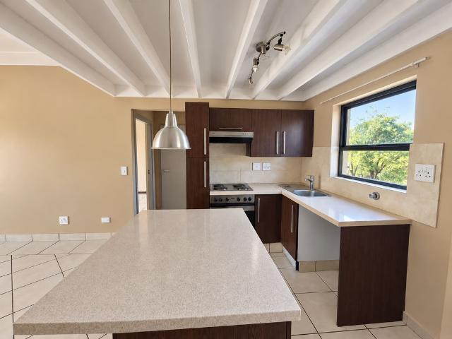 1 Bedroom Apartment To Let in Pineslopes