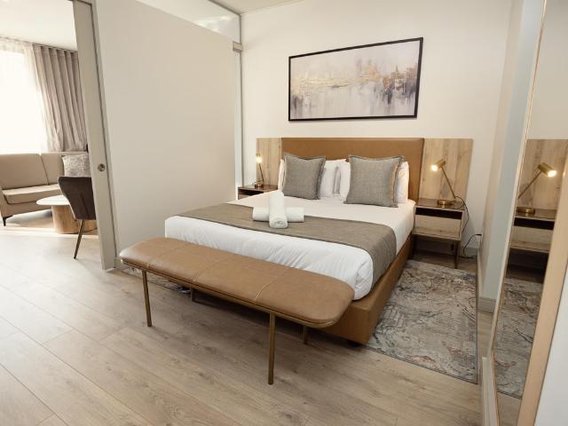 1 Bedroom Apartment To Let in Rosebank