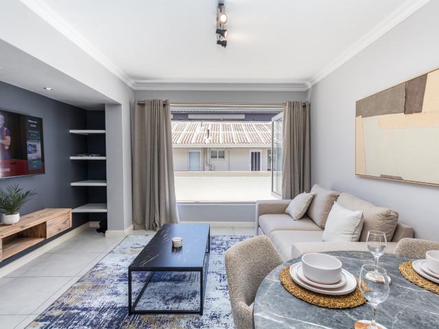 1 Bedroom Apartment To Let in Sea Point