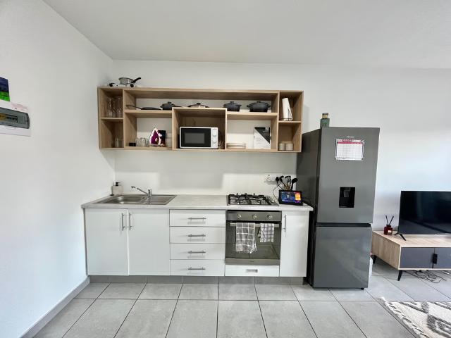 1 Bedroom Apartment To Let in Sheffield Beach