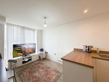 Coventry, West Midlands, Midlands - Lift