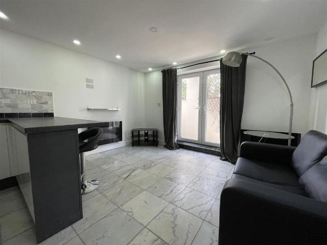 1 bedroom apartment to rent