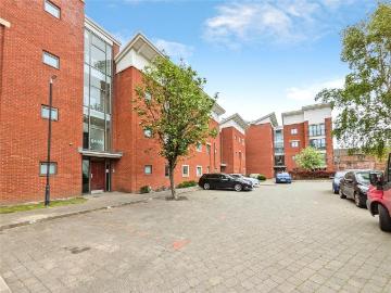 Bilston, West Midlands, Midlands - Balcony
